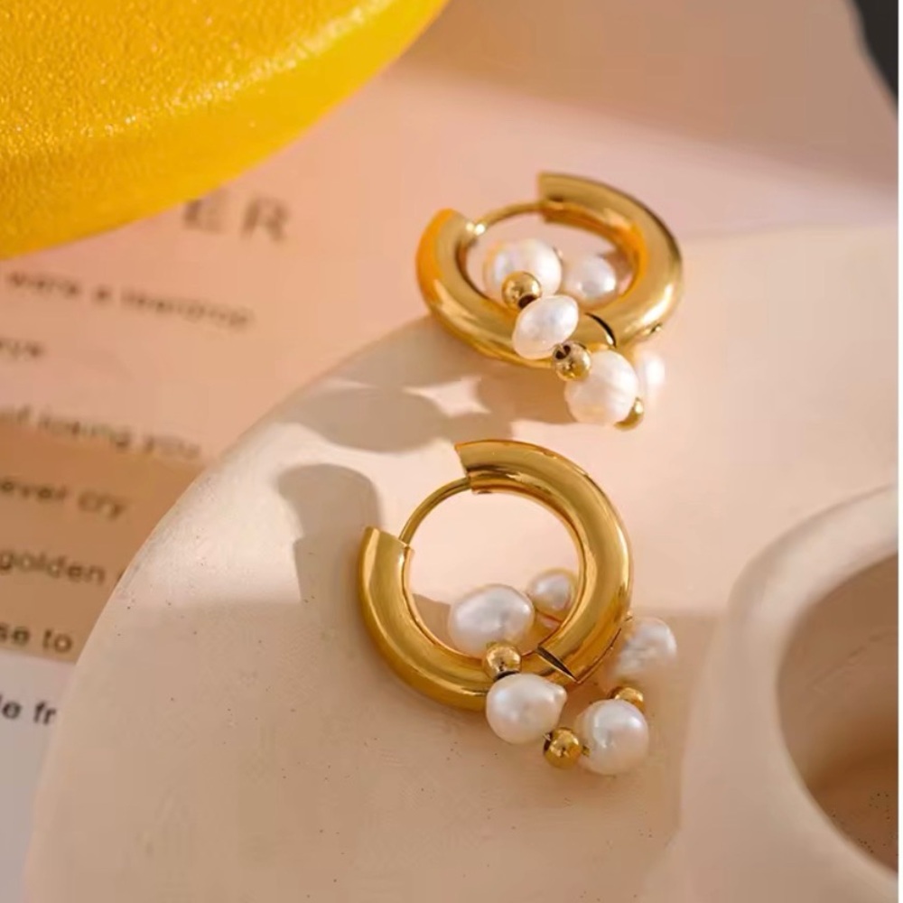 Vermeil Natural Freshwater Pearl Hoop Earrings - gold plated on stainless steel